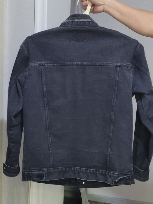 Продаётся мужская джинсовая куртка