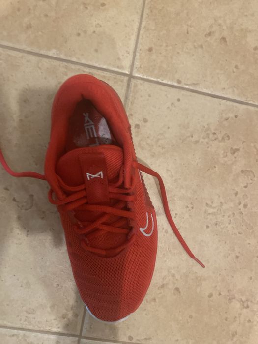 Нови Nike обувки