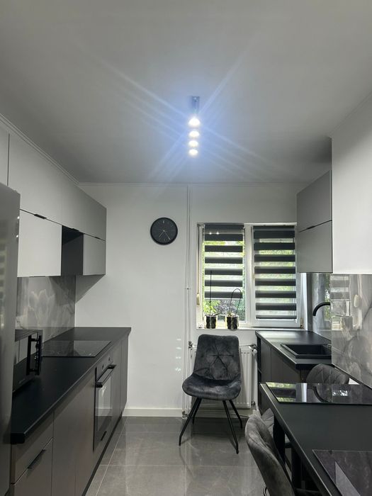 Inchiriez apartament de doua camere mobilat,utilat și renovat