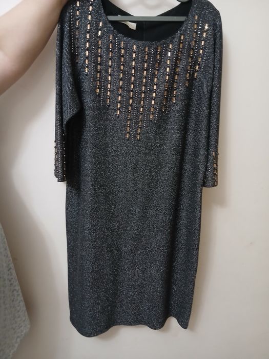 Продаётся вешиии