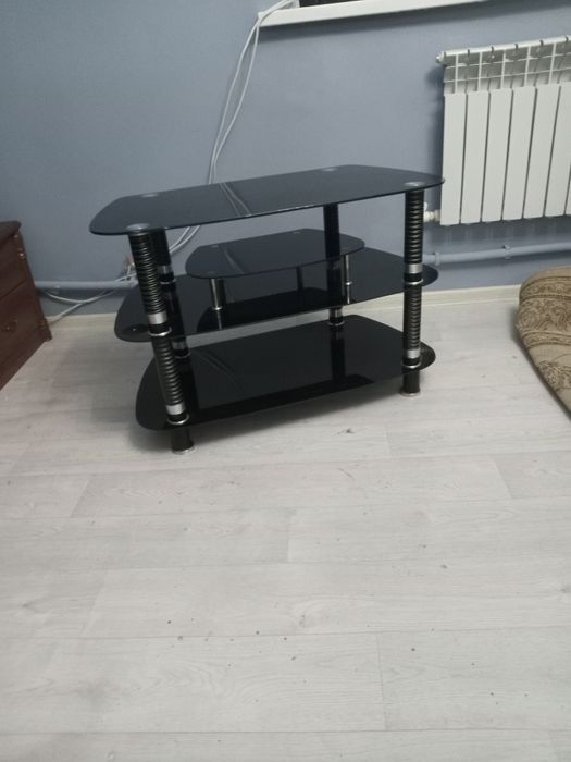 Тумбы под ТВ    разные модели