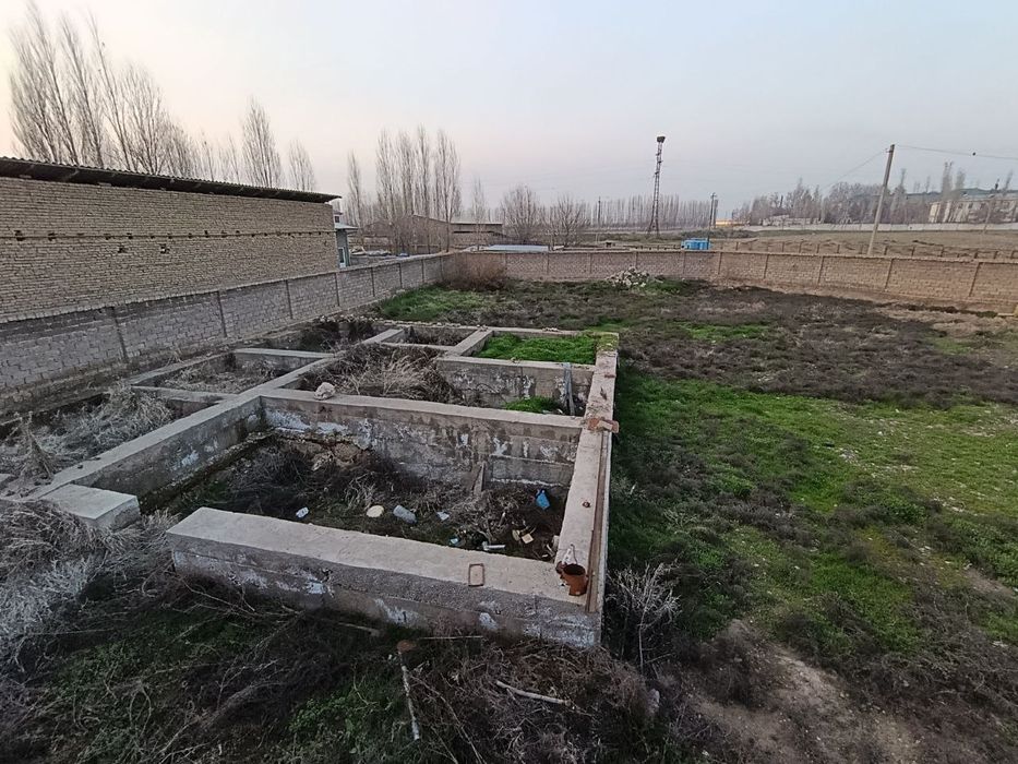 6 сотих участка сотилади