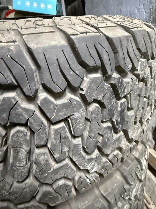 Продам резину с дисками  АТ размер купил в 2025г. 265/70/17