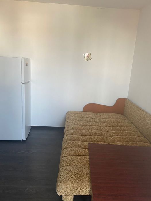 închiriez Apartament in spatele Colegiului Naț. Petru Rares
