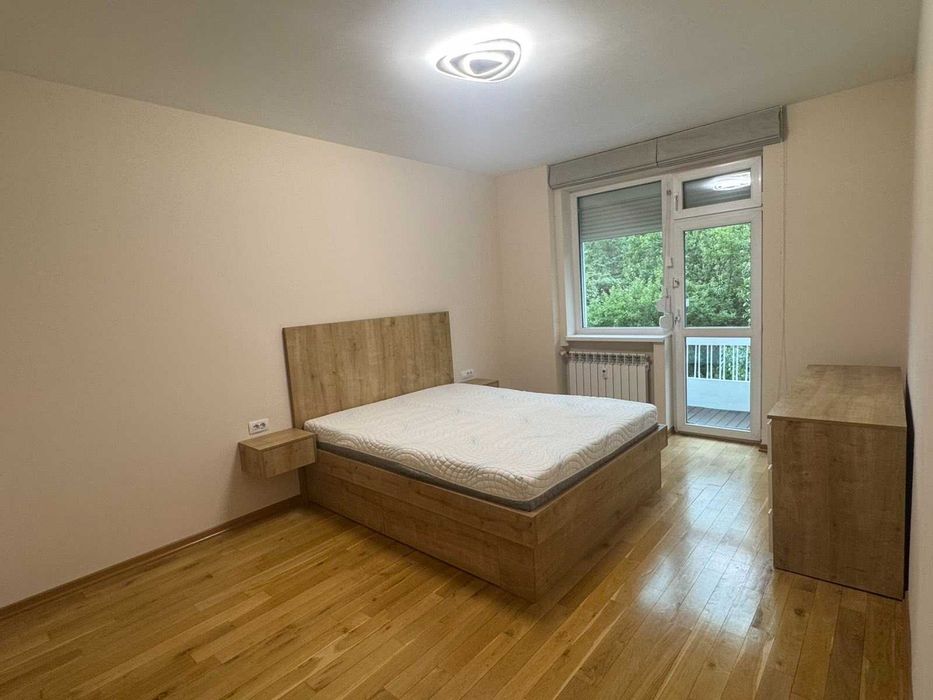 Дава се под наем Четиристаен апартамент в София, Оборище - 86 кв.м за 1240 € - Снимка #3