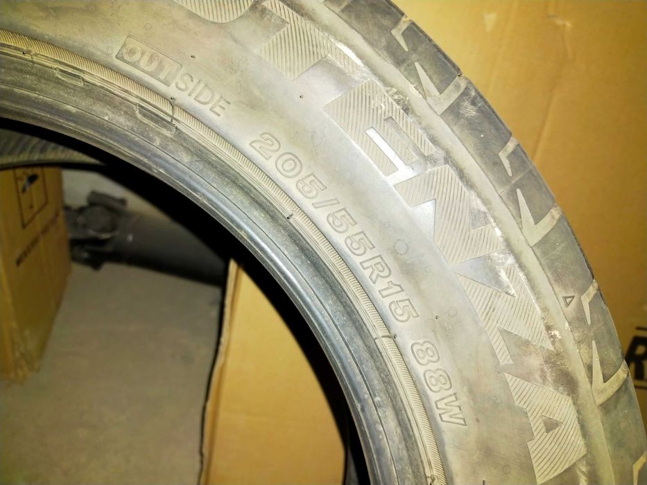 205/55/15 Bridgestone 2 штуки