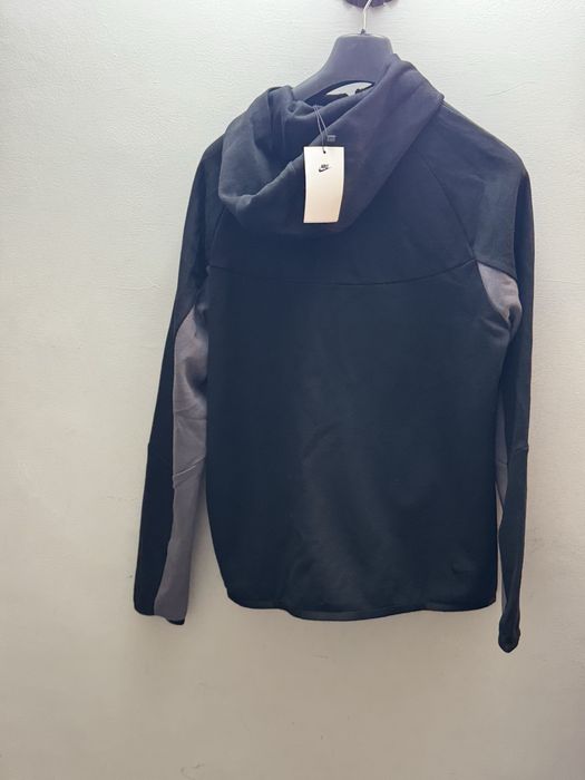 Nike tech fleece.налични размери S,M,L,2Xl