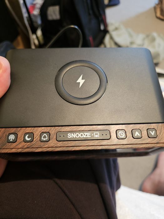 Radio ceas incarcator telefon