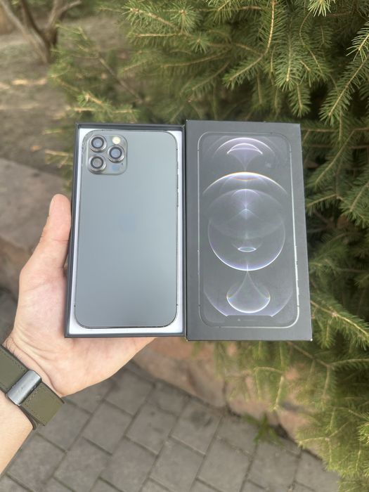 Продам телефон Айфон 12 256 Gb