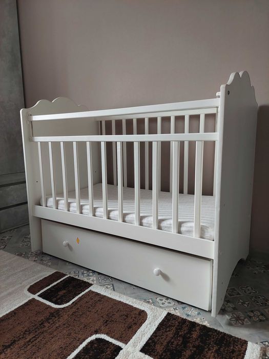 Продам детскую кроватку