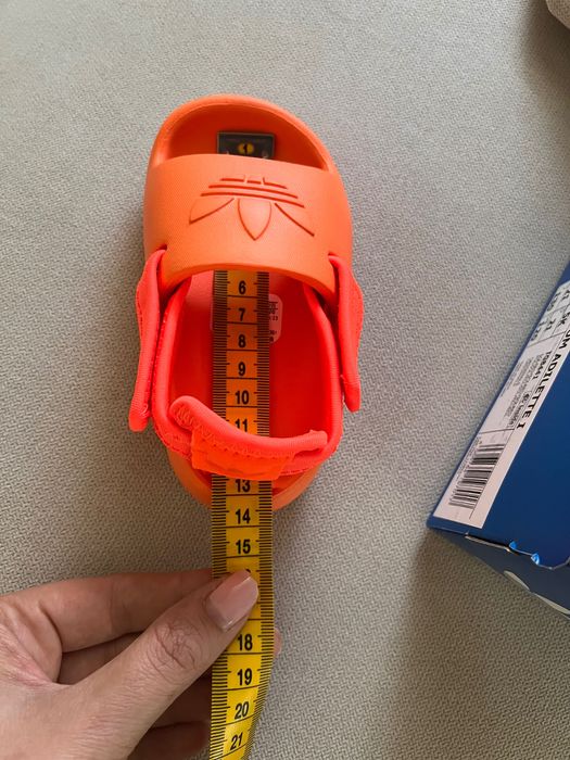 Сандали Adidas за бебе