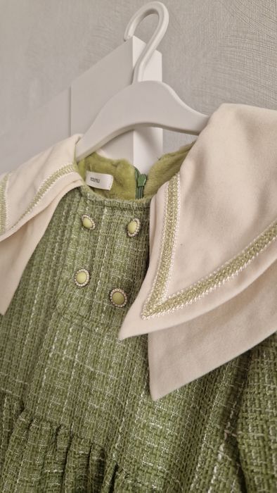 Продам платье на девочку 140 размер