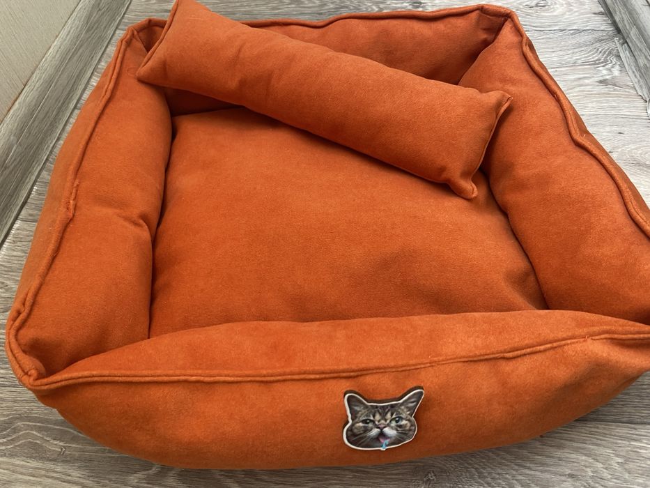 Продам лежанку для кошки