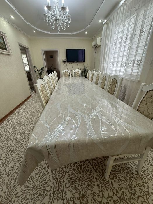 Продается стол и стулья