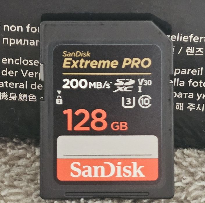 Aparat foto Canon EOS R50