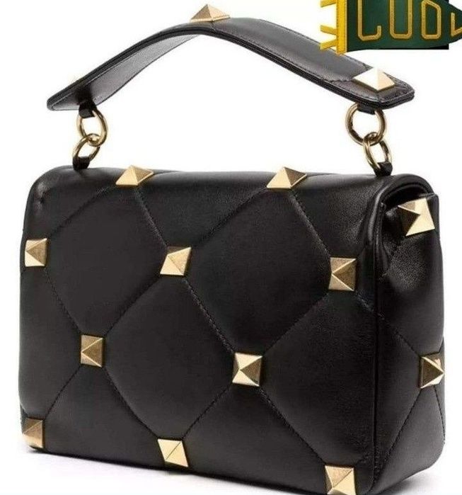 Geanta damă, accesorii metalice aurii, saculet, etichetă