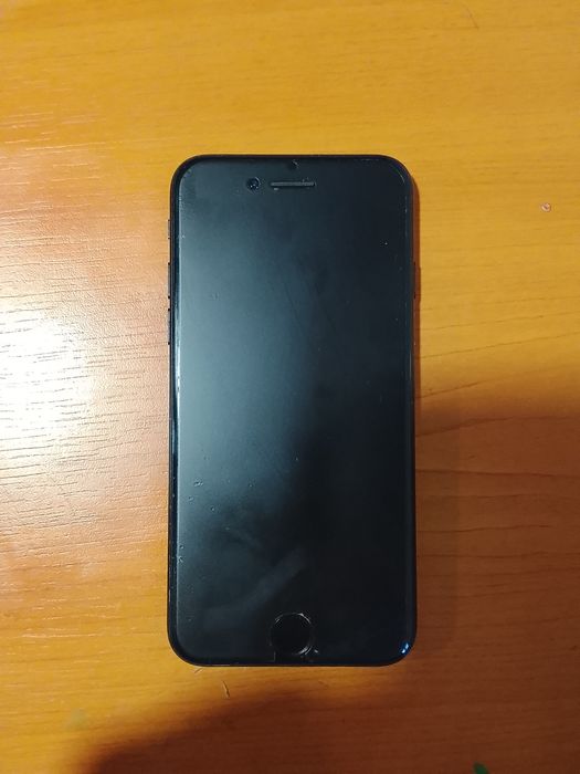 Vând iPhone 7 32 GB