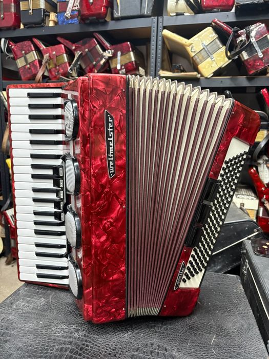 Acordeon nemtesc Weltmeister Stella cu 120 de basi, cu surdina