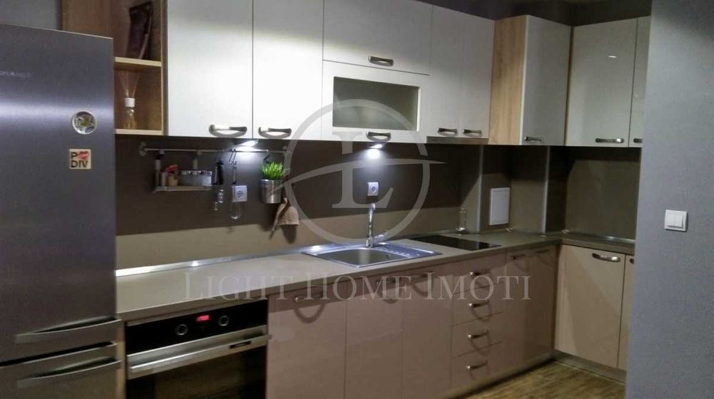 Продава се Двустаен апартамент в Пловдив, Кючук Париж - 70 кв.м за 2329 €/кв.м - Снимка #2