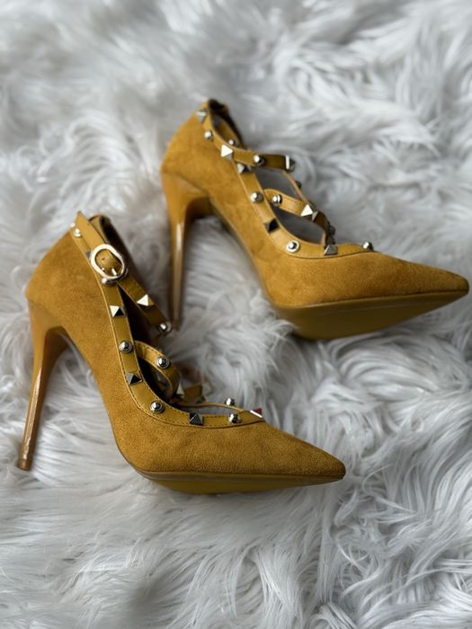 Pantofi stiletto cu tinte si bretele noi