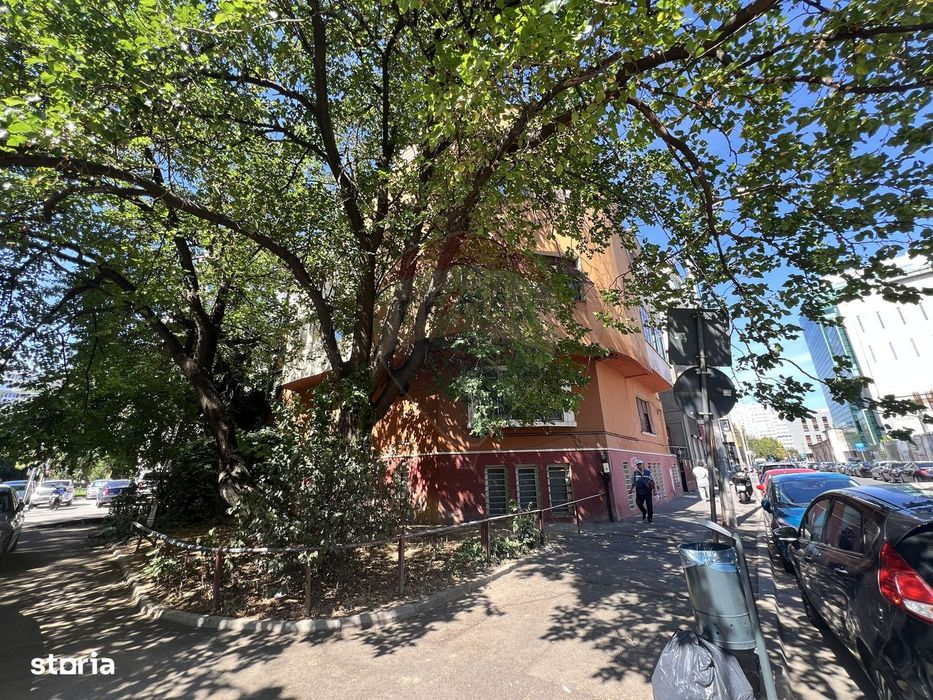 Apartament cu 3 camere de vânzare în zona Bucur Obor