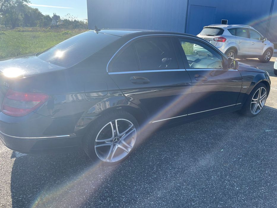 Vand Mercedes C220