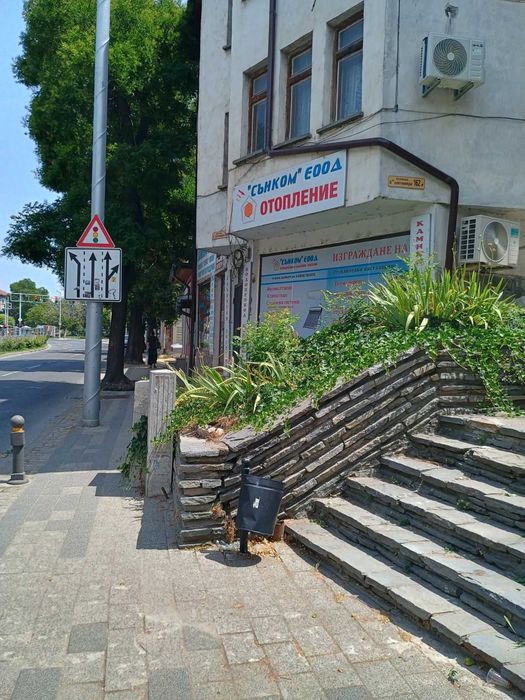 Магазин под наем център