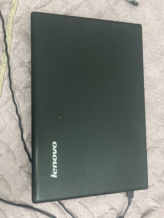Продам два ноутбука 1 Lenovo 2 HP