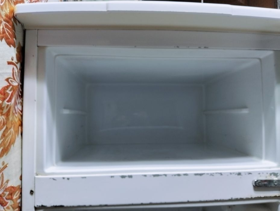 Arzon narxda muzlatgich sotiladi muzxona pastki muz xona alo darajada