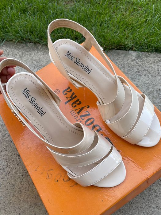 продаётся туфли размер 38