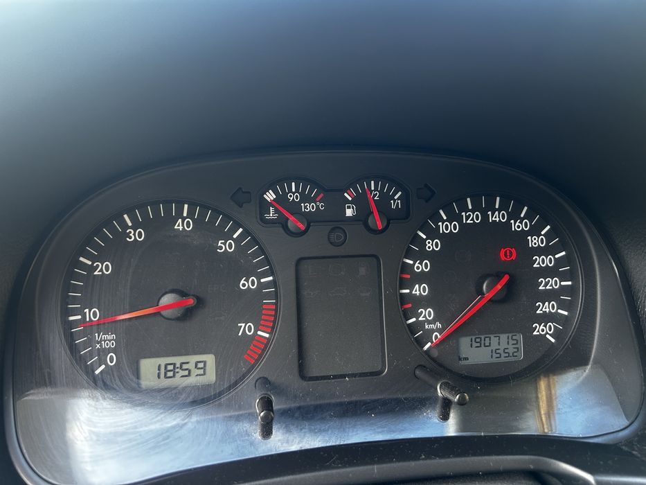 VOLKSWAGEN Golf 2000 — imagine 3