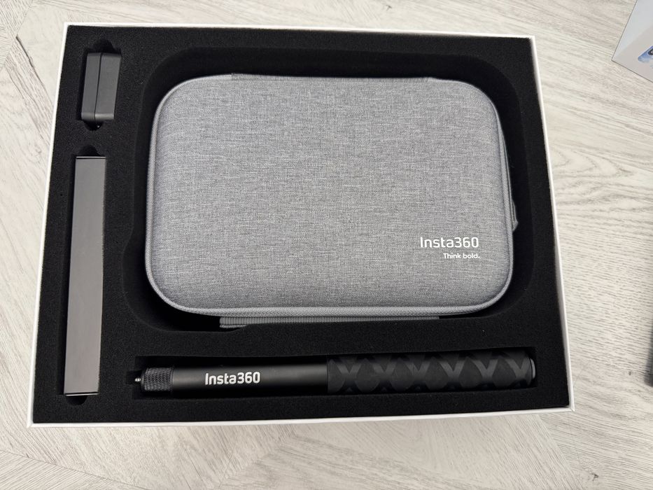 Insta360 X5 Essential Kit 360° 8K + аксесоари (Гаранция до 14/11/2027)