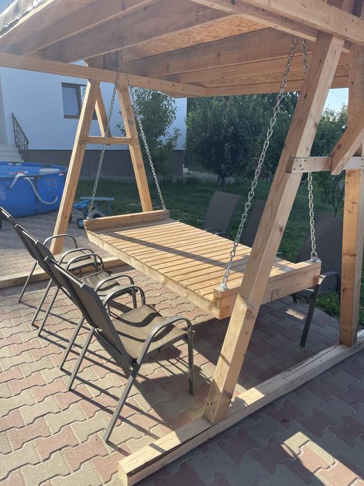 Foișor din lemn 4×2,5 m cu pat‑leagăn transformabil în masă 2×1 m