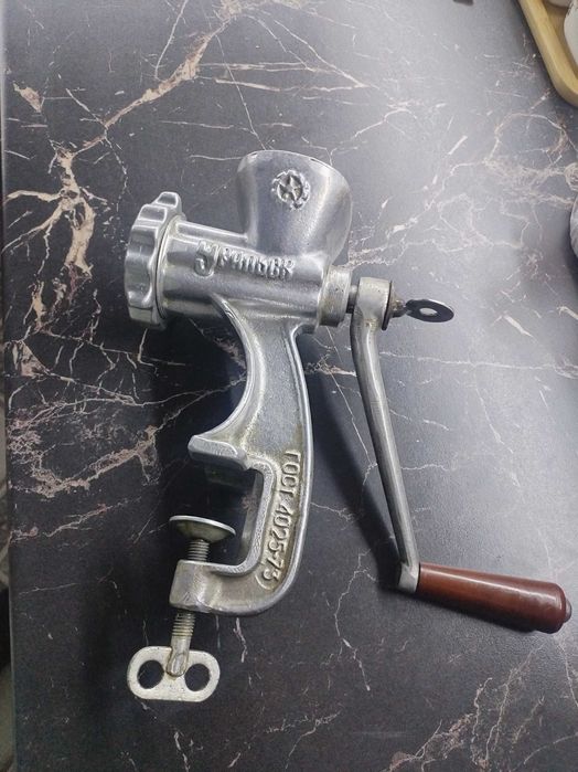 Продам мясорубку