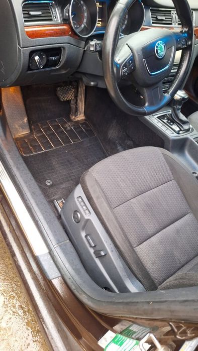 Skoda Superb 2.0 TDI 140 CP DSG – 2012