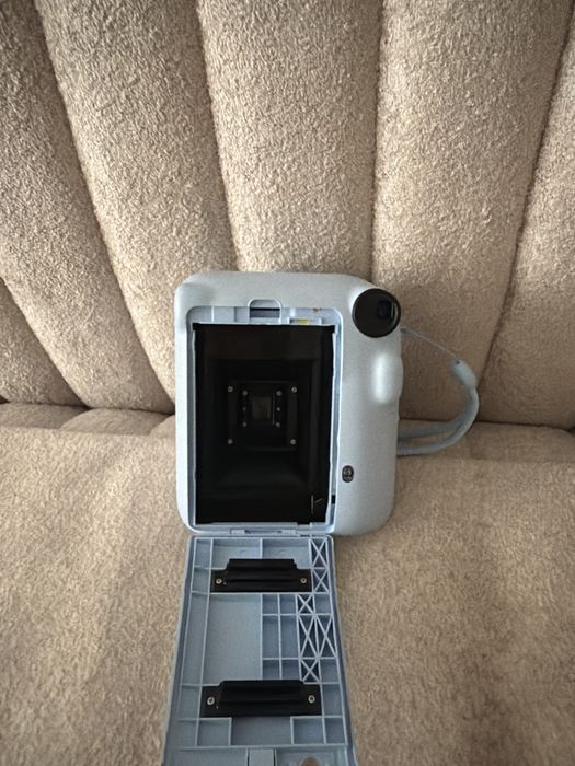 Фотоапарат instax mini 12