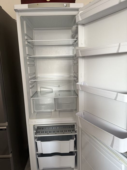 Холодильник Indesit