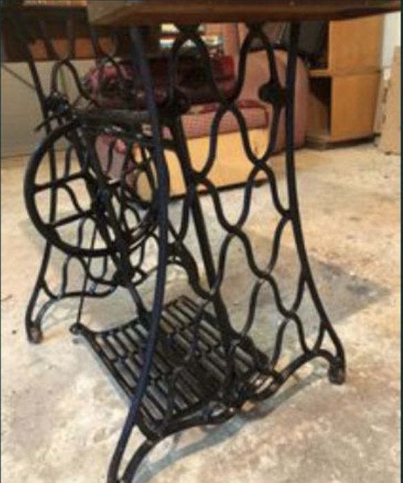 Продам .станину от швейной машины SINGER.