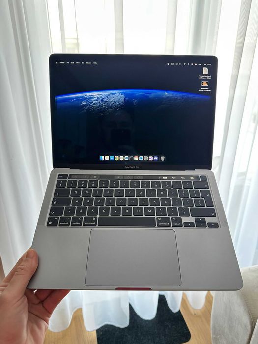 MacBook Pro M1 13" 16GB RAM 256GB Stocare