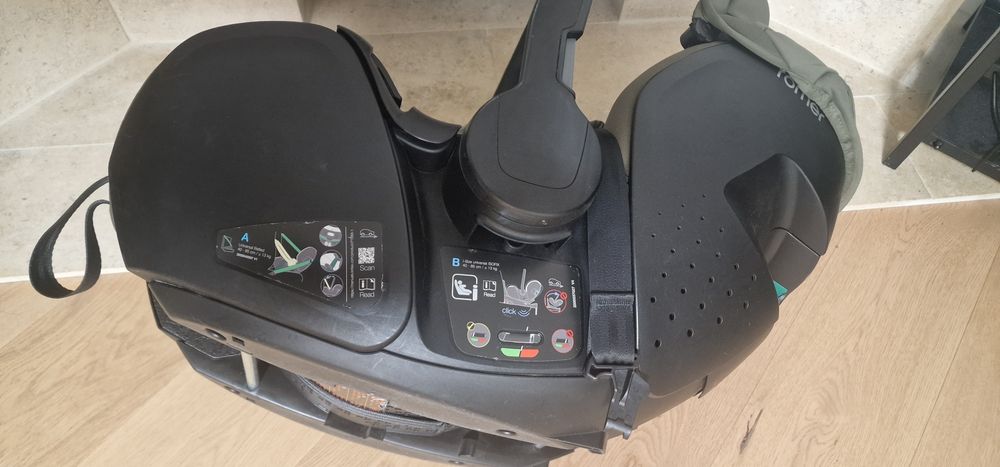 Scaun auto tip scoică pentru copii Britax Römer, reglabil, 0-15 luni