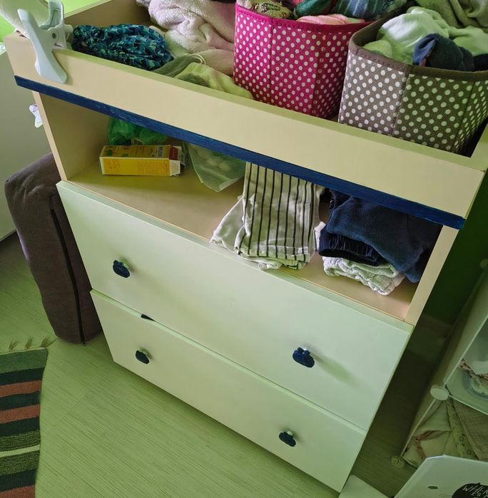 Dulap cu sertare și spațiu pentru schimbate bebelus