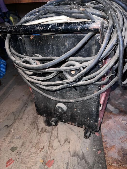 Сварочный трансформатор "Кавик ТДМ-252У2 220/380В" с кабелями