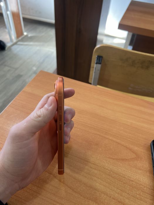 Iphone 17 pro orange