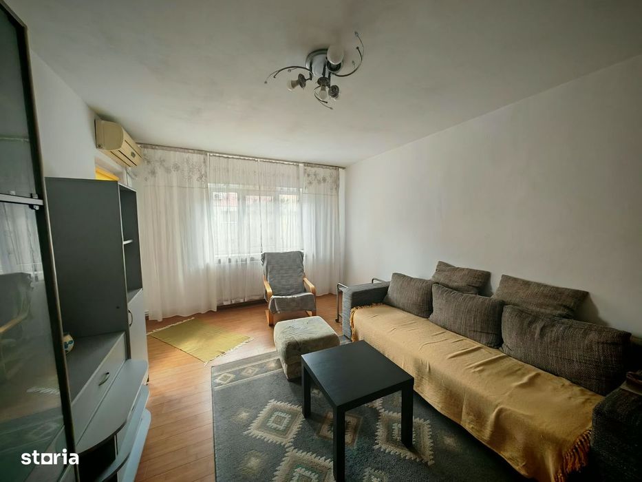 Decomandat, etaj 2/4, 3 camere, Lapus