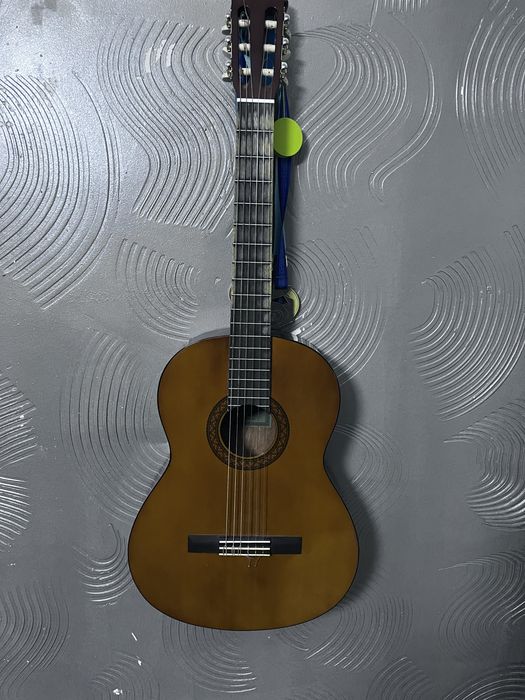 Классическая гитара YAMAHA C40