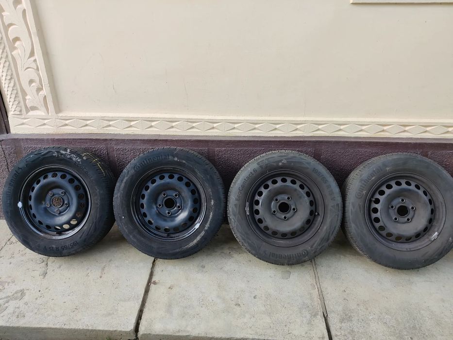 Jante tabla R15" 5X112 VW Golf Passat Seat Exeo Audi A3 A4 anvelope 195/65 R15 Continental 1K0601027C