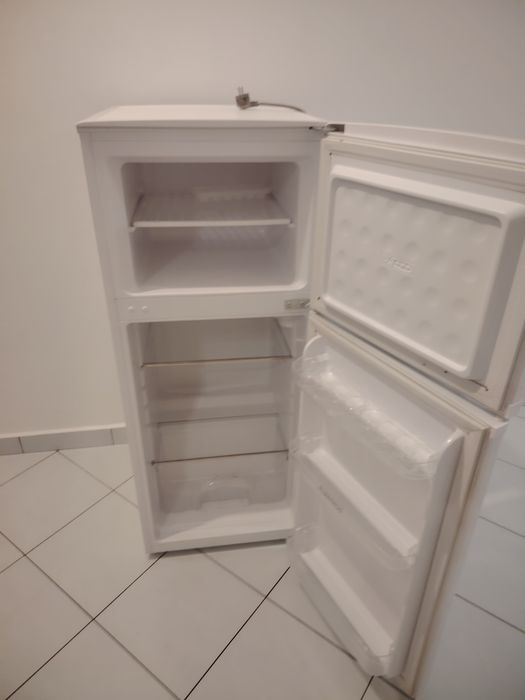 Vând frigider cu congelator in Cluj napoca