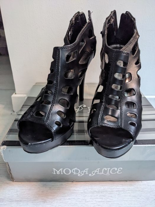 Sandale dama cu toc înalt