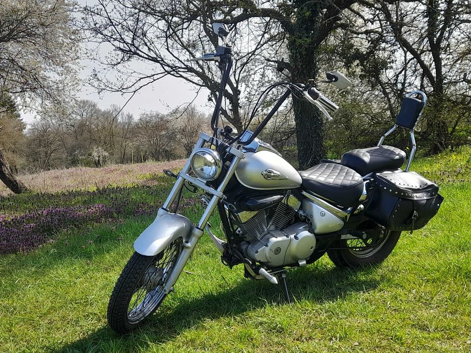 suzuki intruder 125 A1