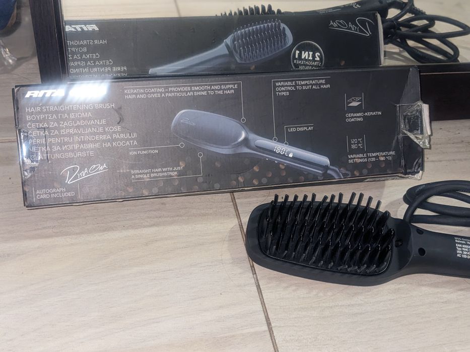 Изправяща четка за коса.